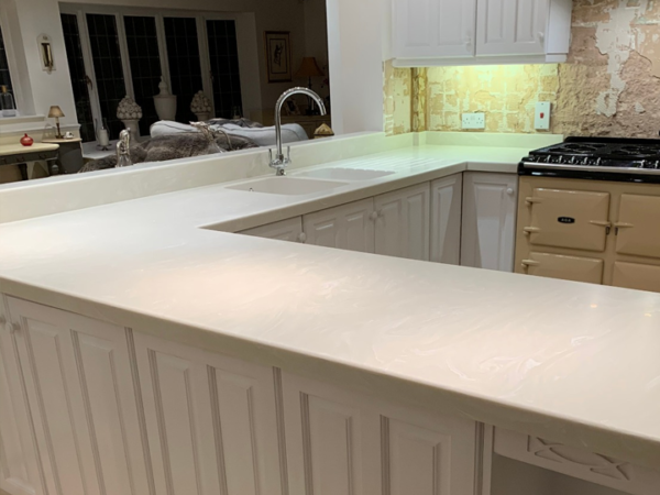 Advantages And Disadvantages Of Corian Worktops Mr Kitchen Worktop Fitter   Corian Kitchen Worktop 6 600x450 